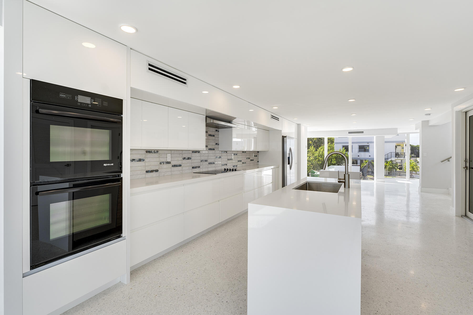 94825 Overseas Highway Unit: 28