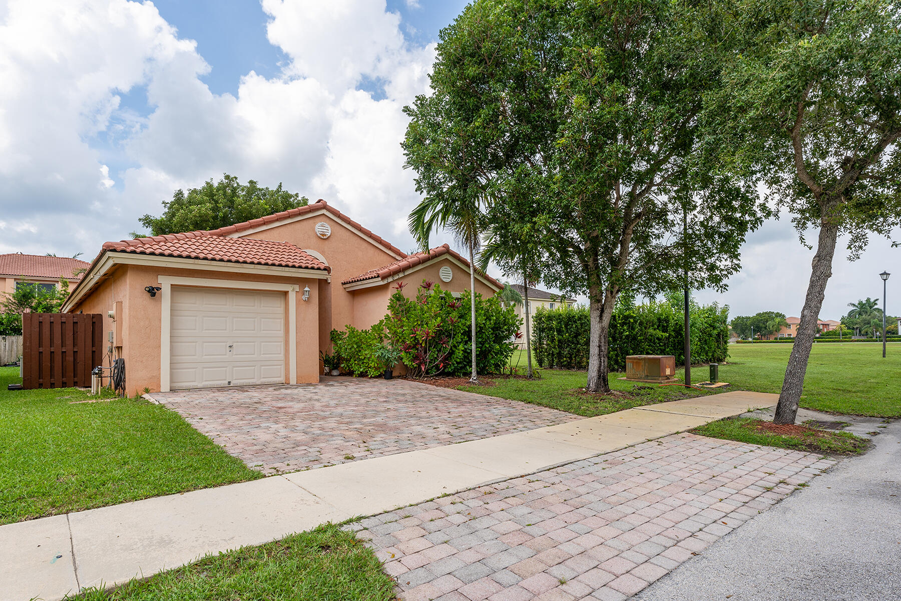 2058 SE 17th Street