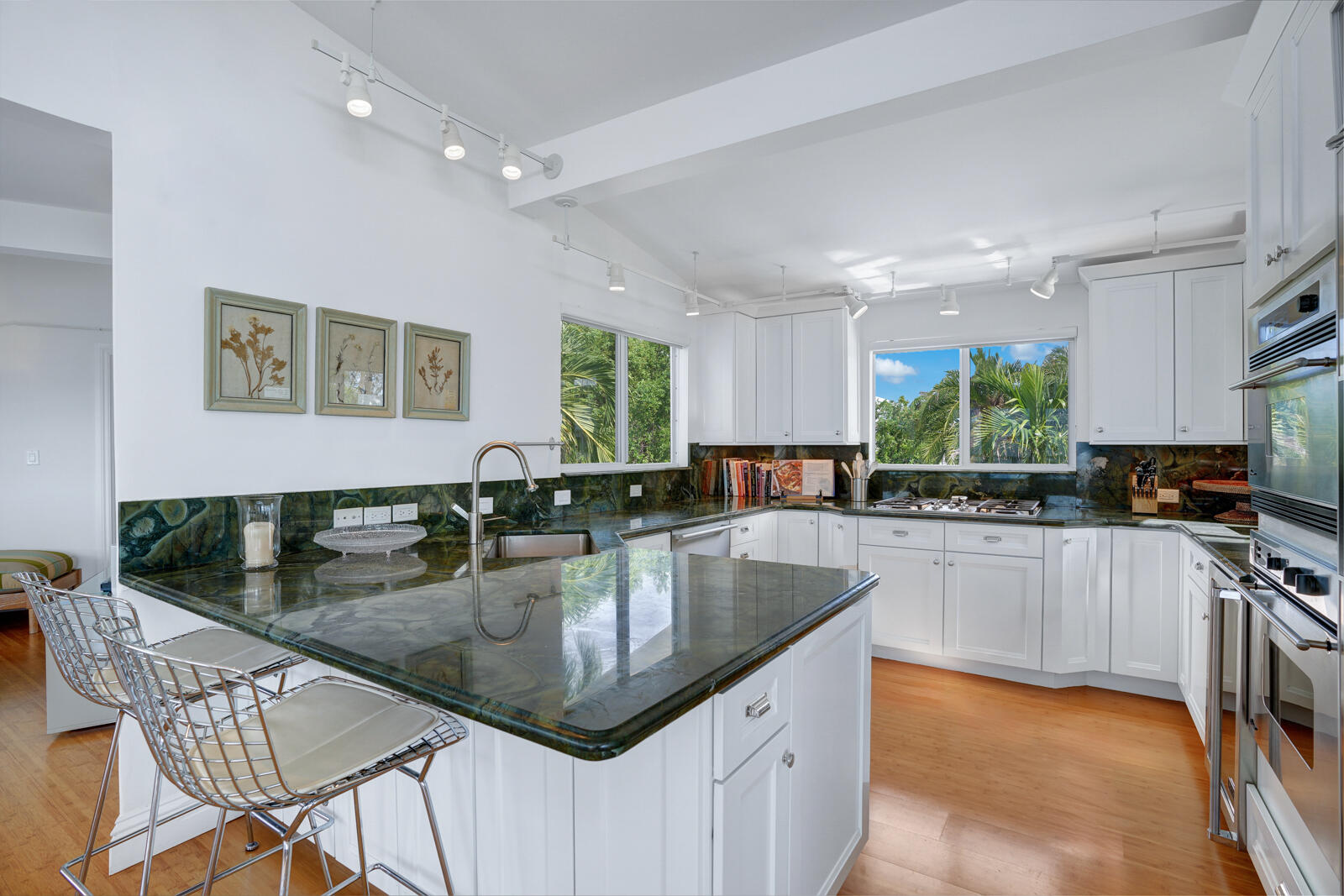 260 Plantation Avenue