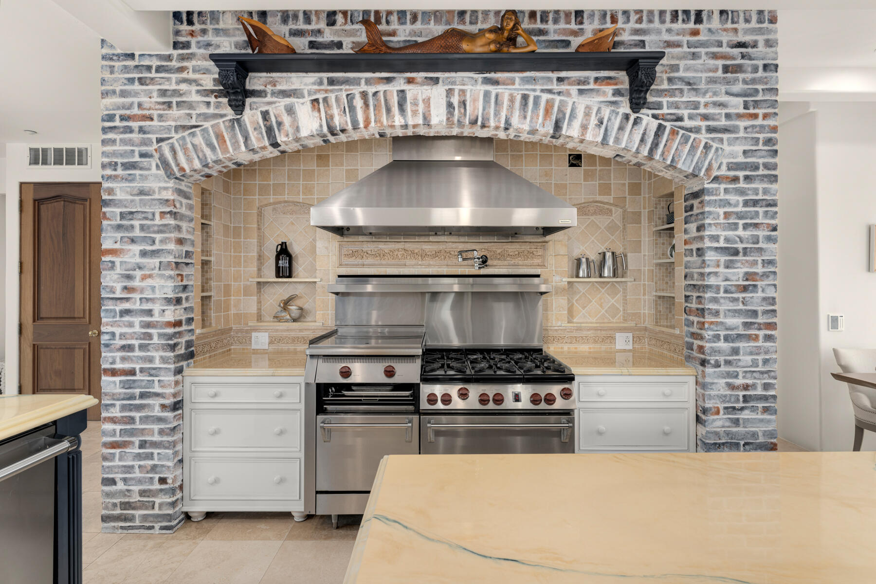 39 Evergreen Avenue