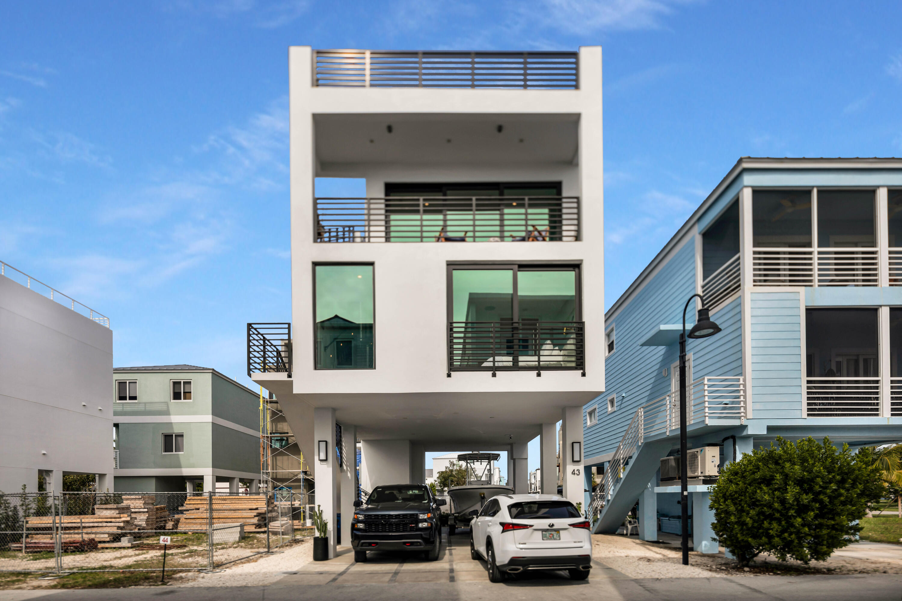 94825 Overseas Highway Unit: 43