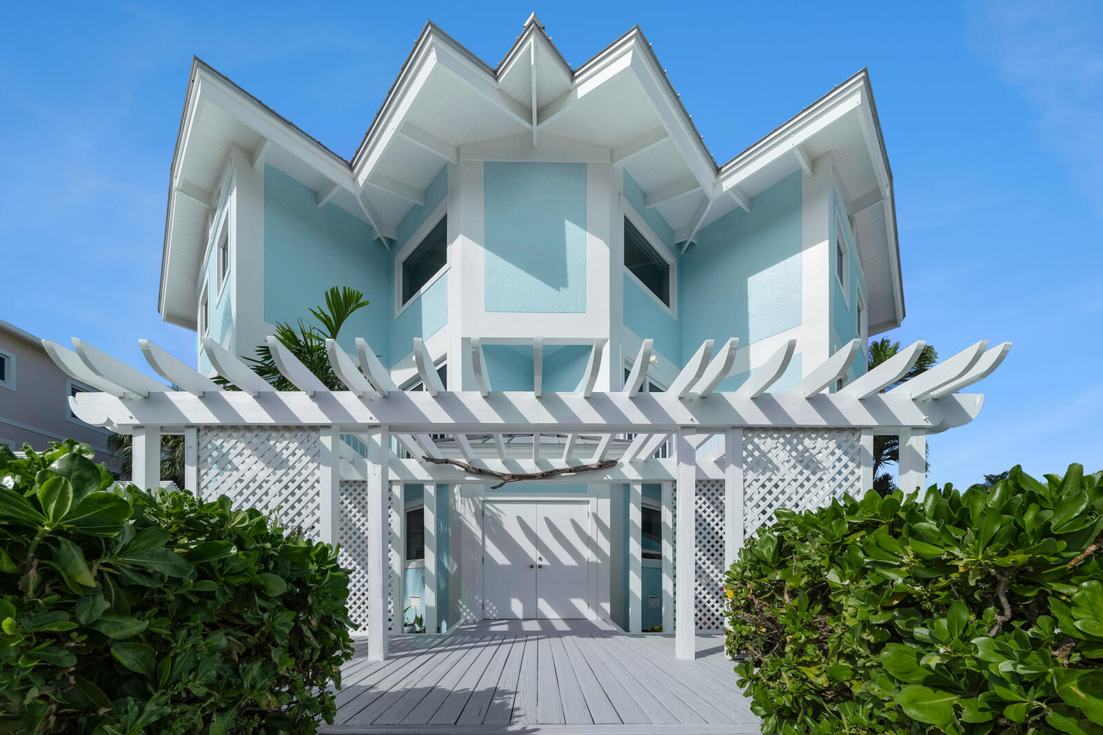 186 & 165 Bayview Drive