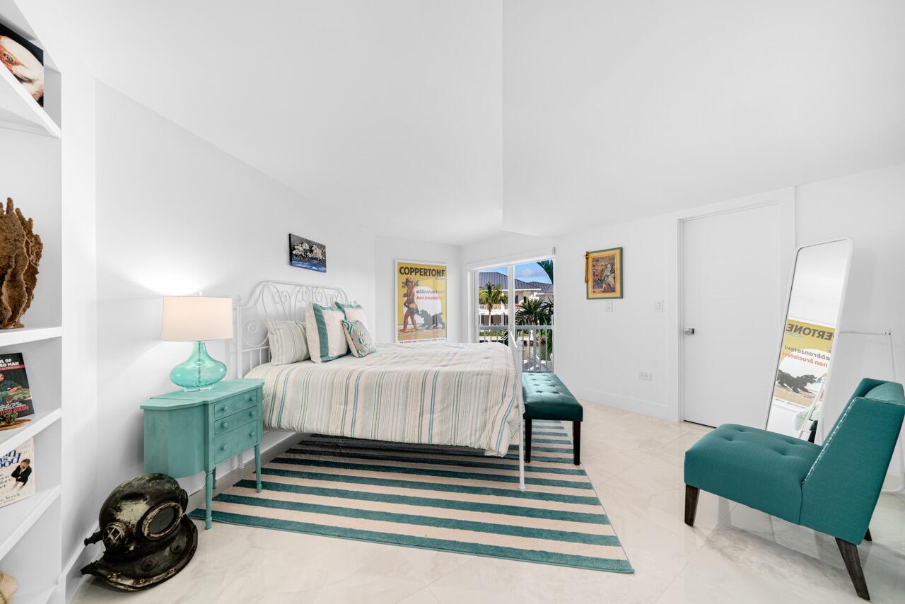 186 & 165 Bayview Drive