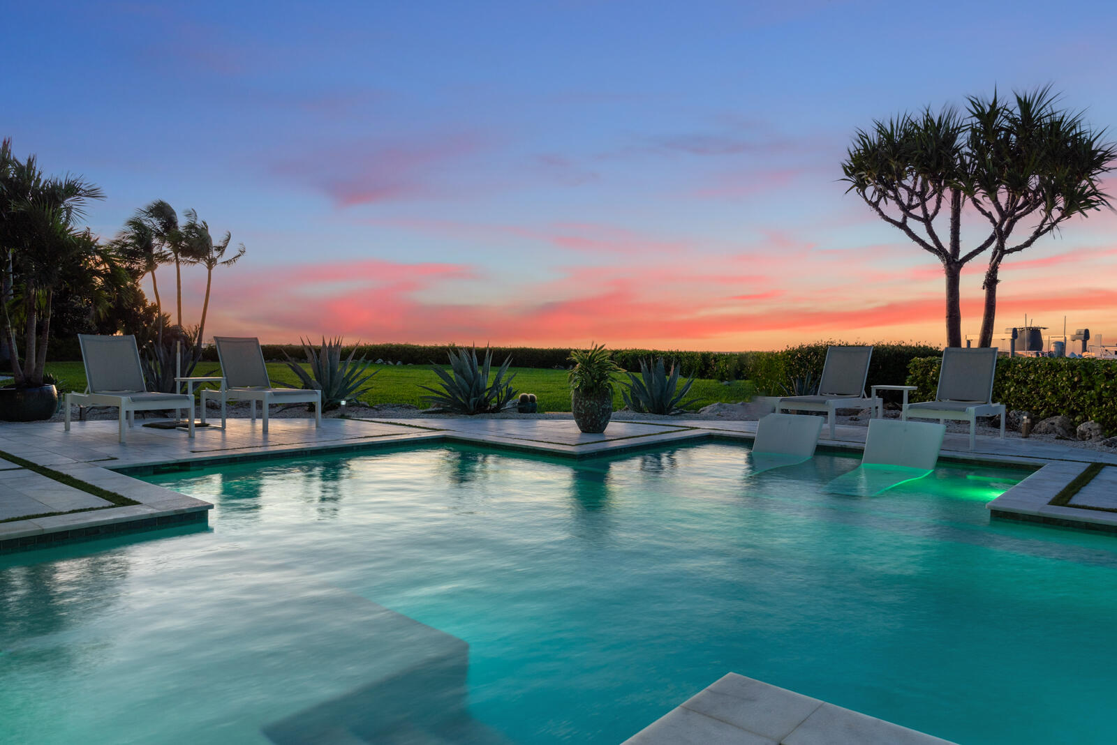 186 & 165 Bayview Drive