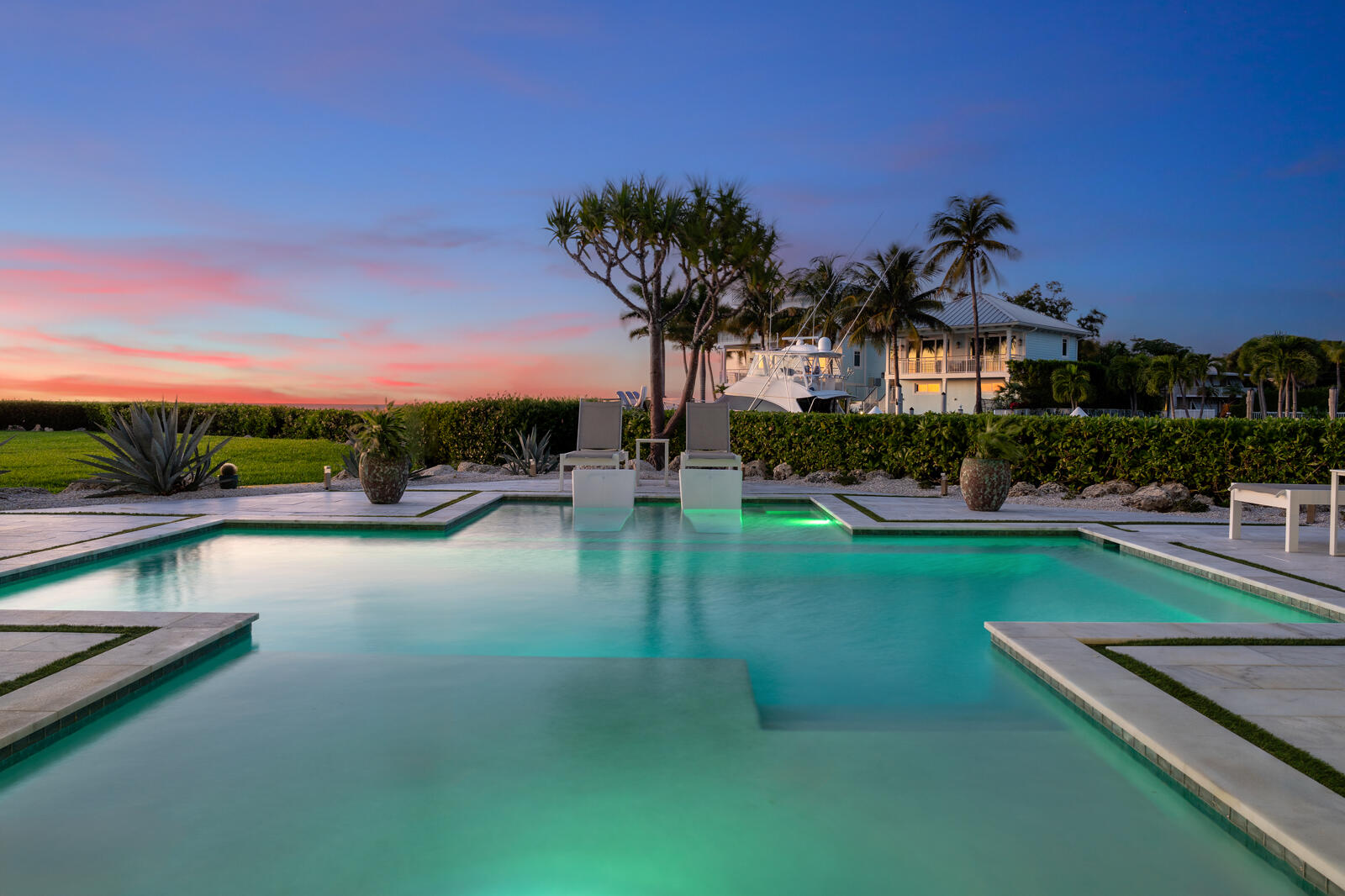 186 & 165 Bayview Drive