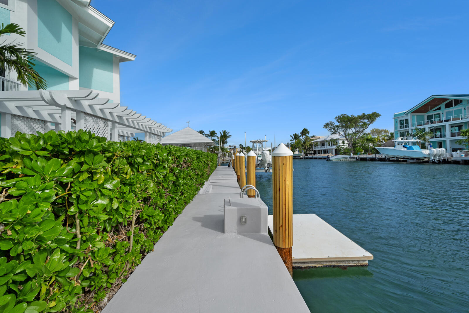 186 & 165 Bayview Drive