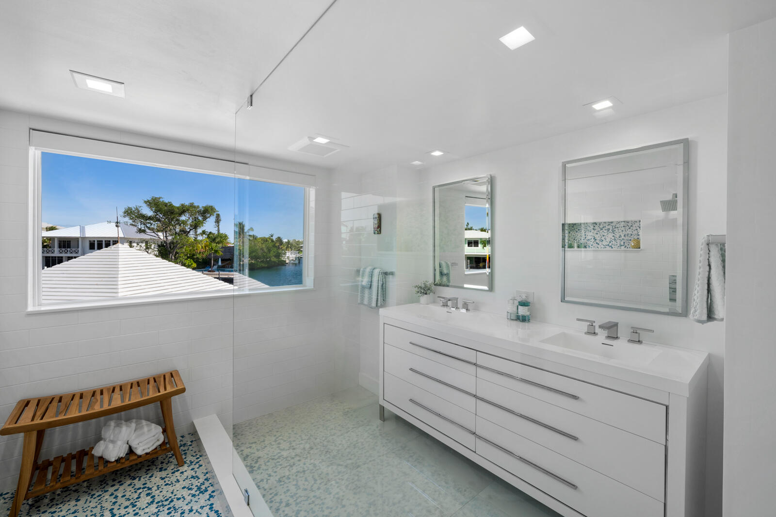 186 & 165 Bayview Drive