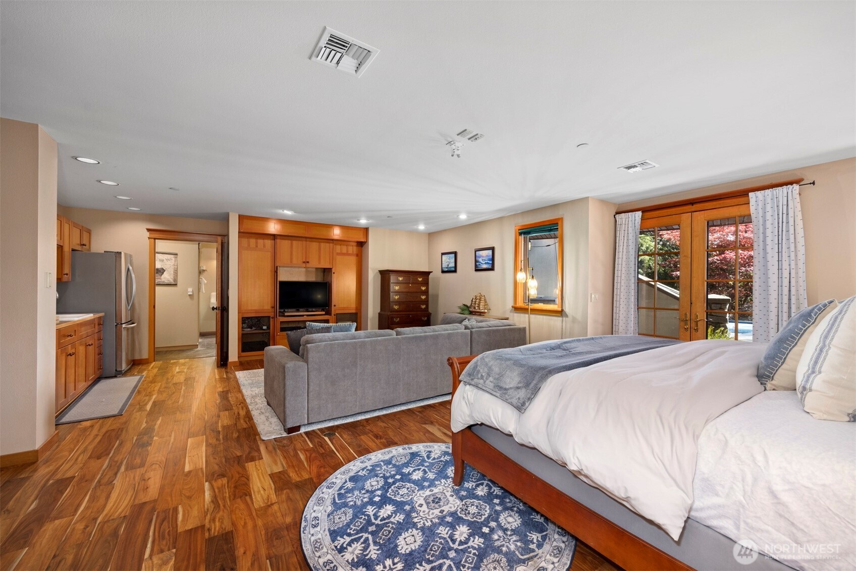 2141 Northshore Road