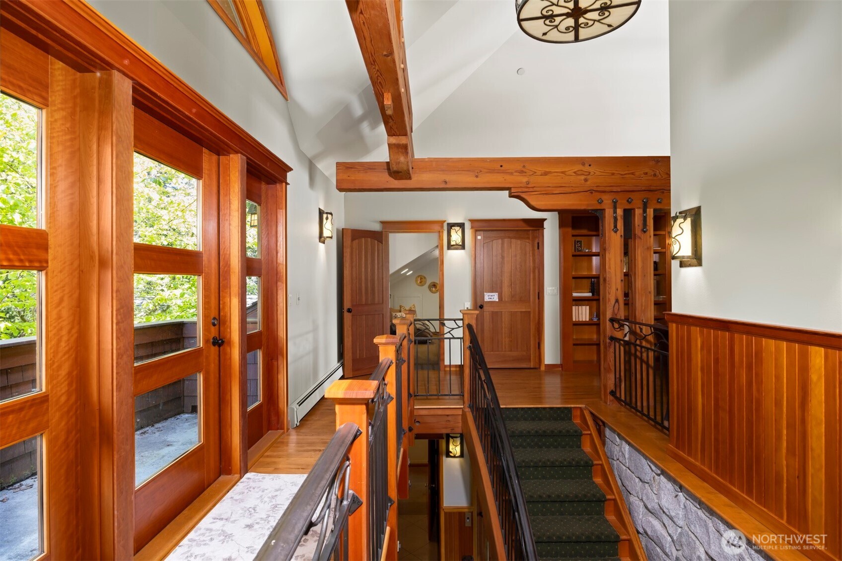 2141 Northshore Road