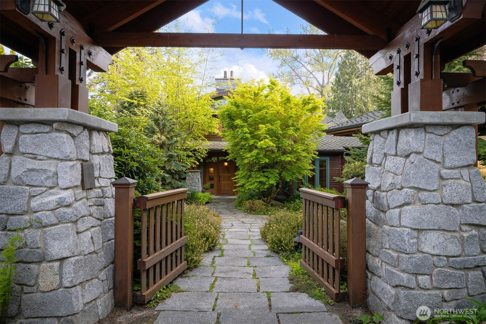 2141 Northshore Road