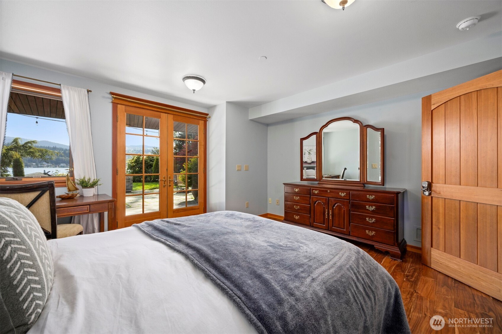 2141 Northshore Road