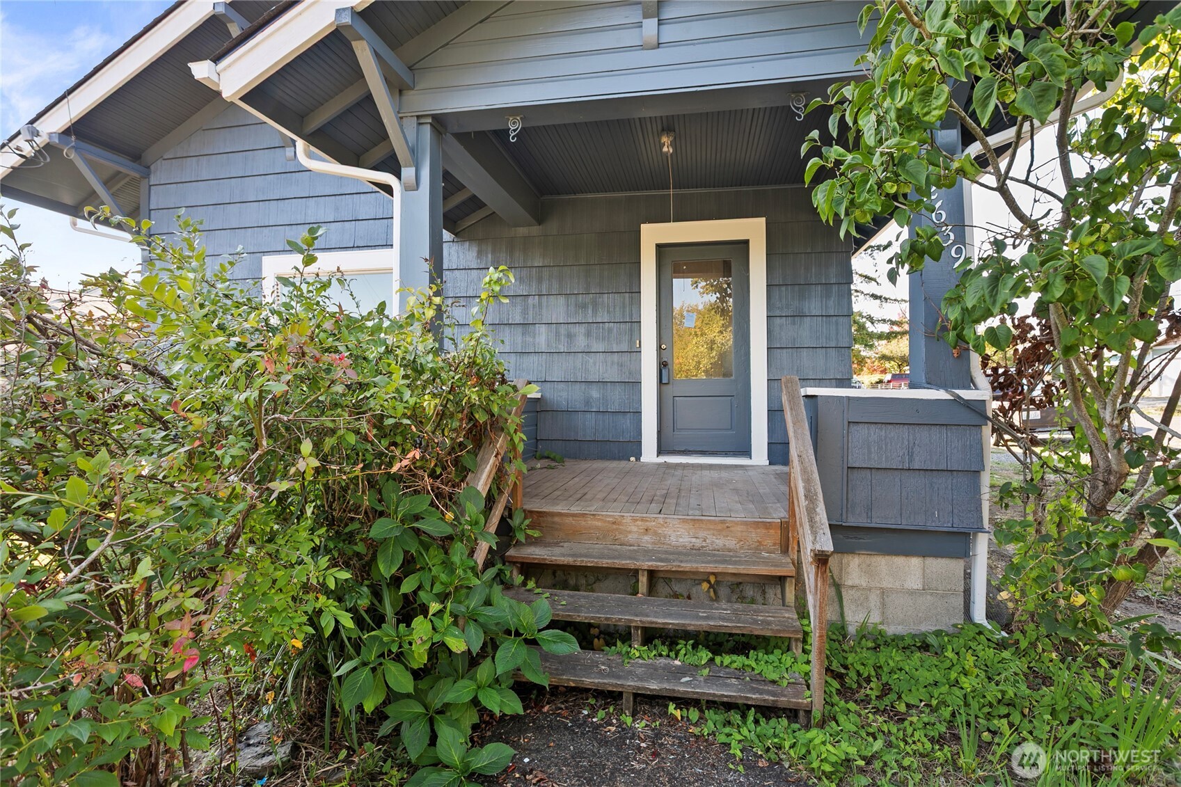 2639 Yew Street