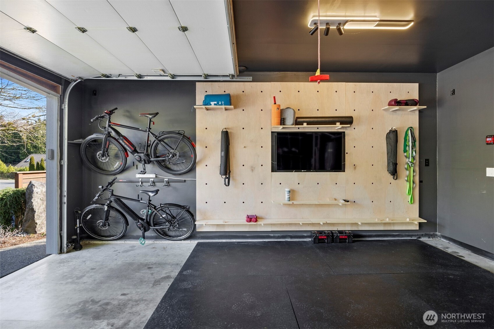 959 South Hills Drive