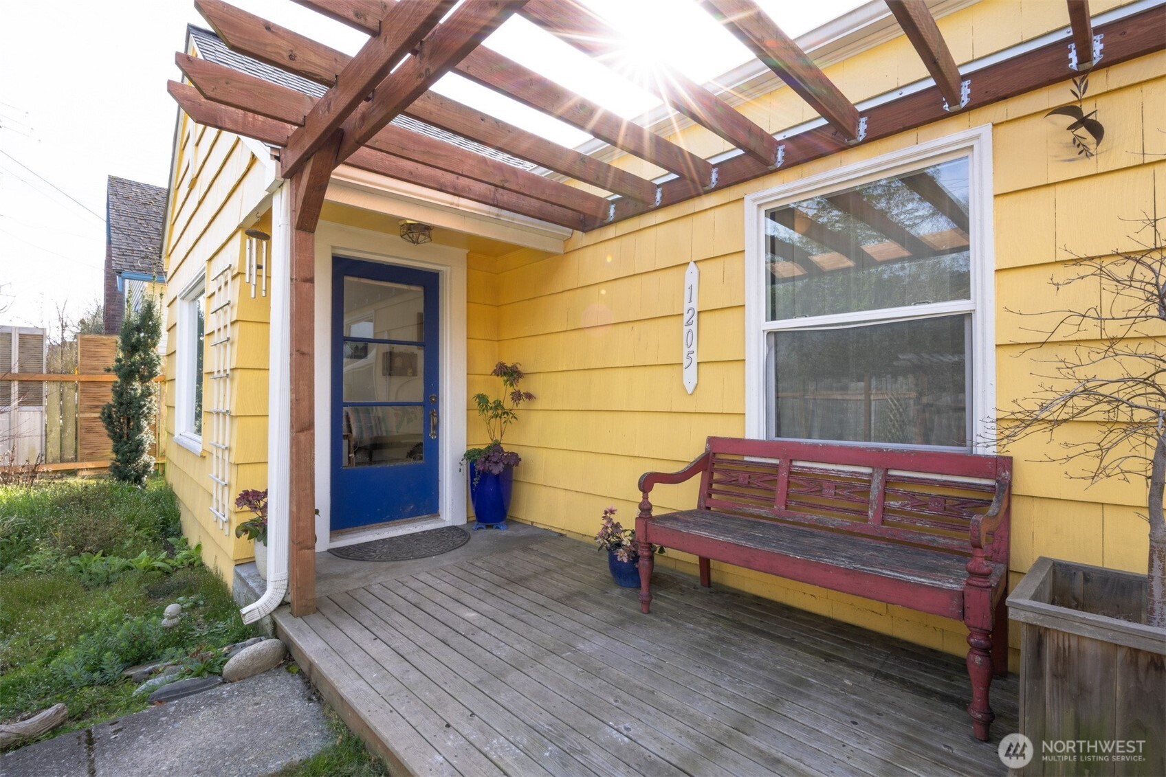 1205 Humboldt Street