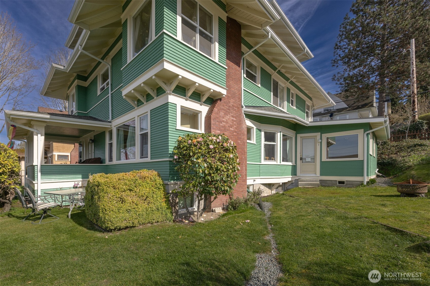 900 N Garden