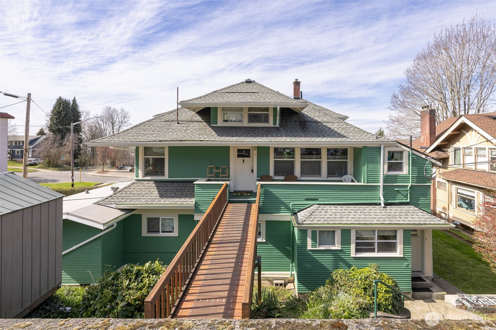 900 N Garden
