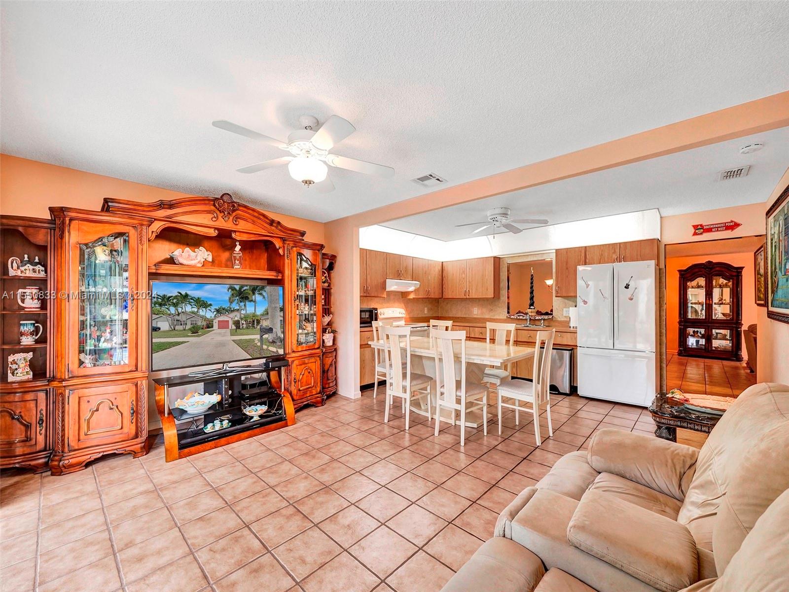 9180 Pine Springs Dr