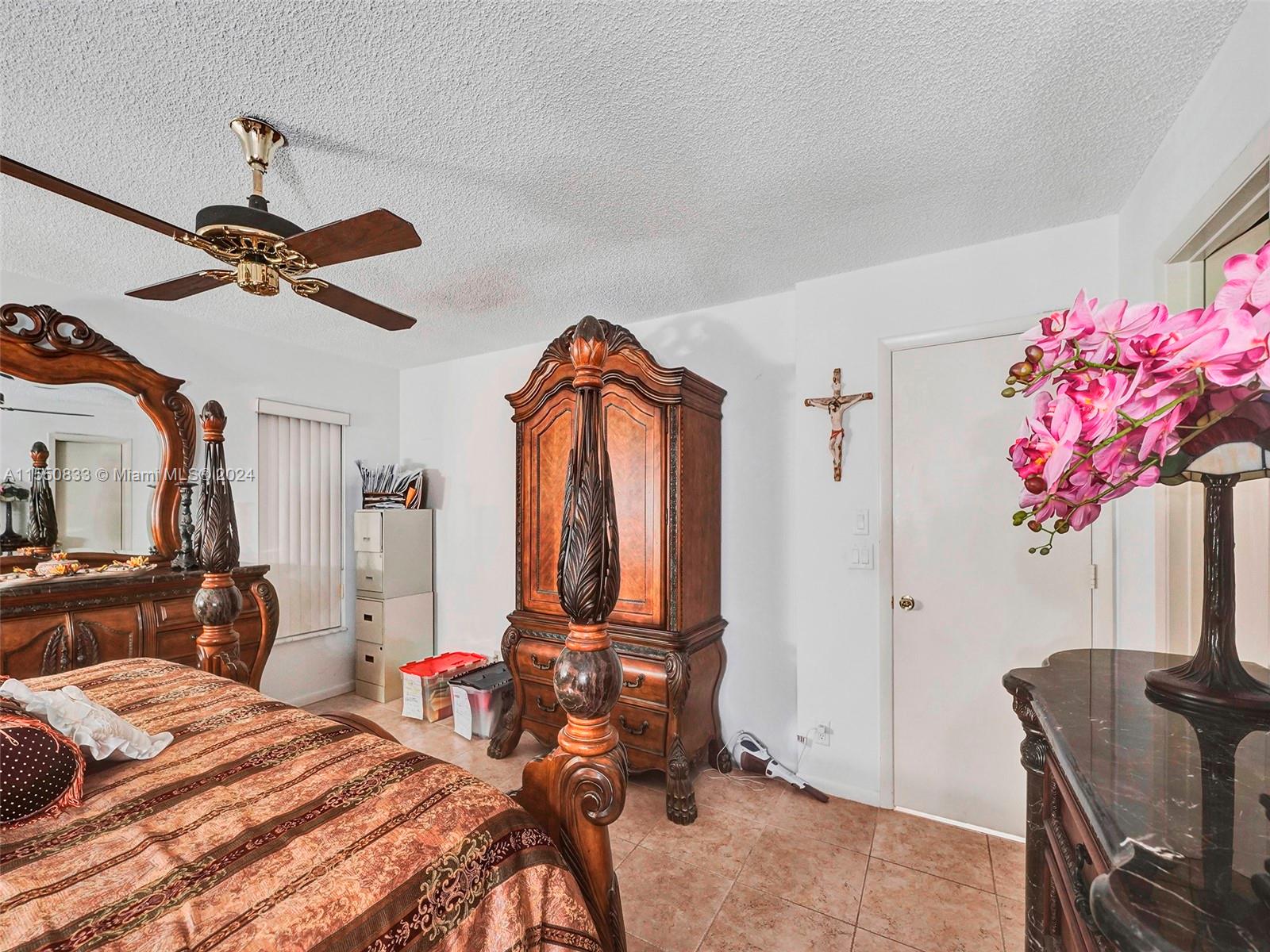 9180 Pine Springs Dr