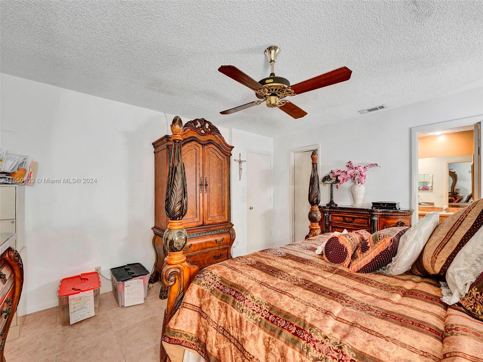 9180 Pine Springs Dr