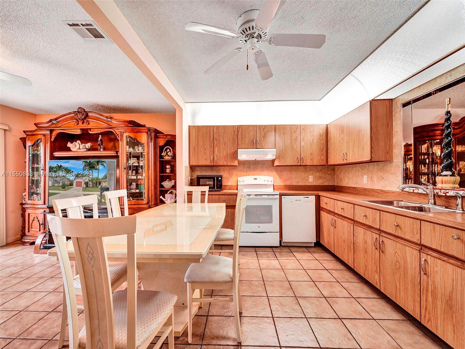 9180 Pine Springs Dr