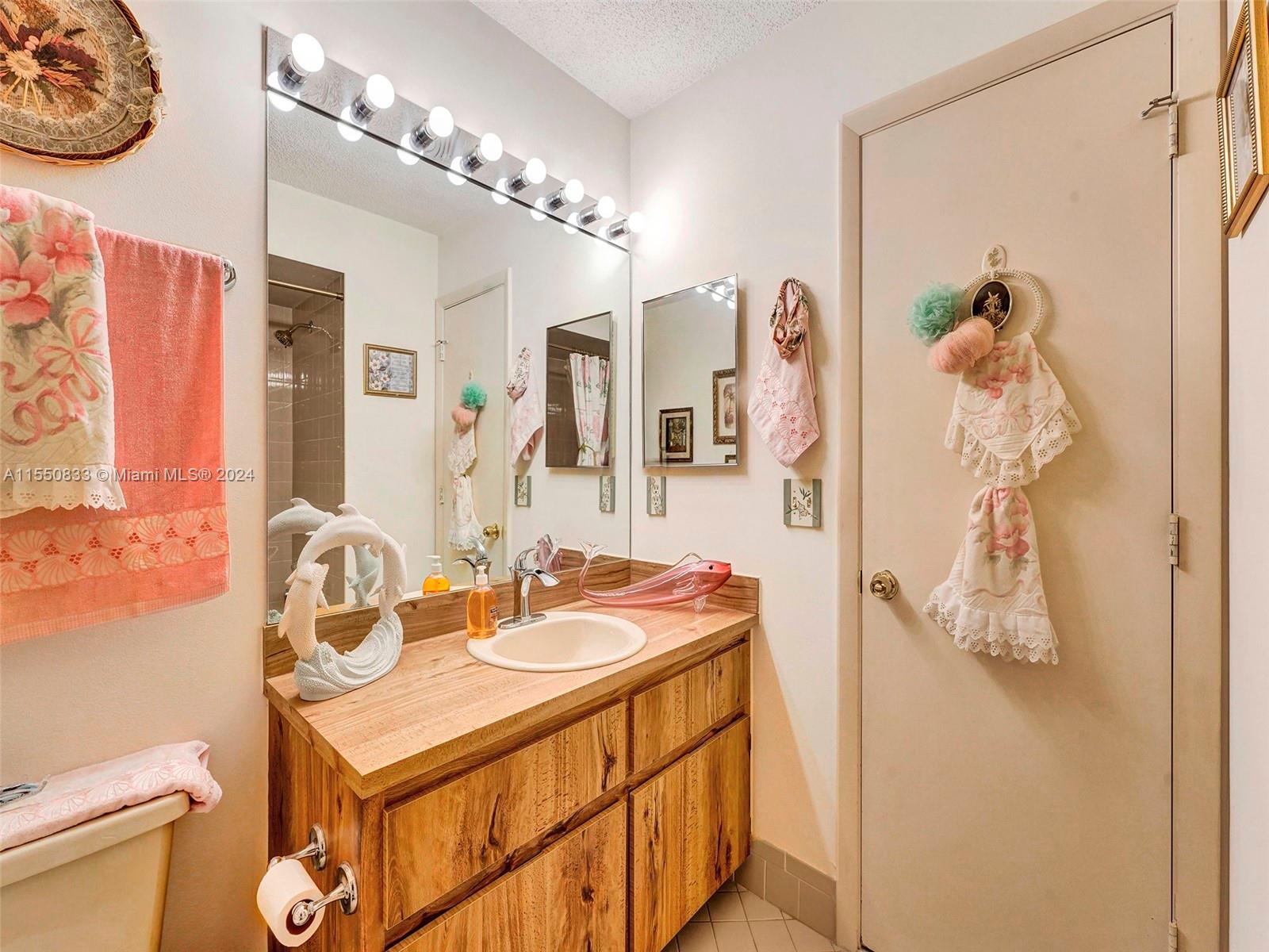 9180 Pine Springs Dr