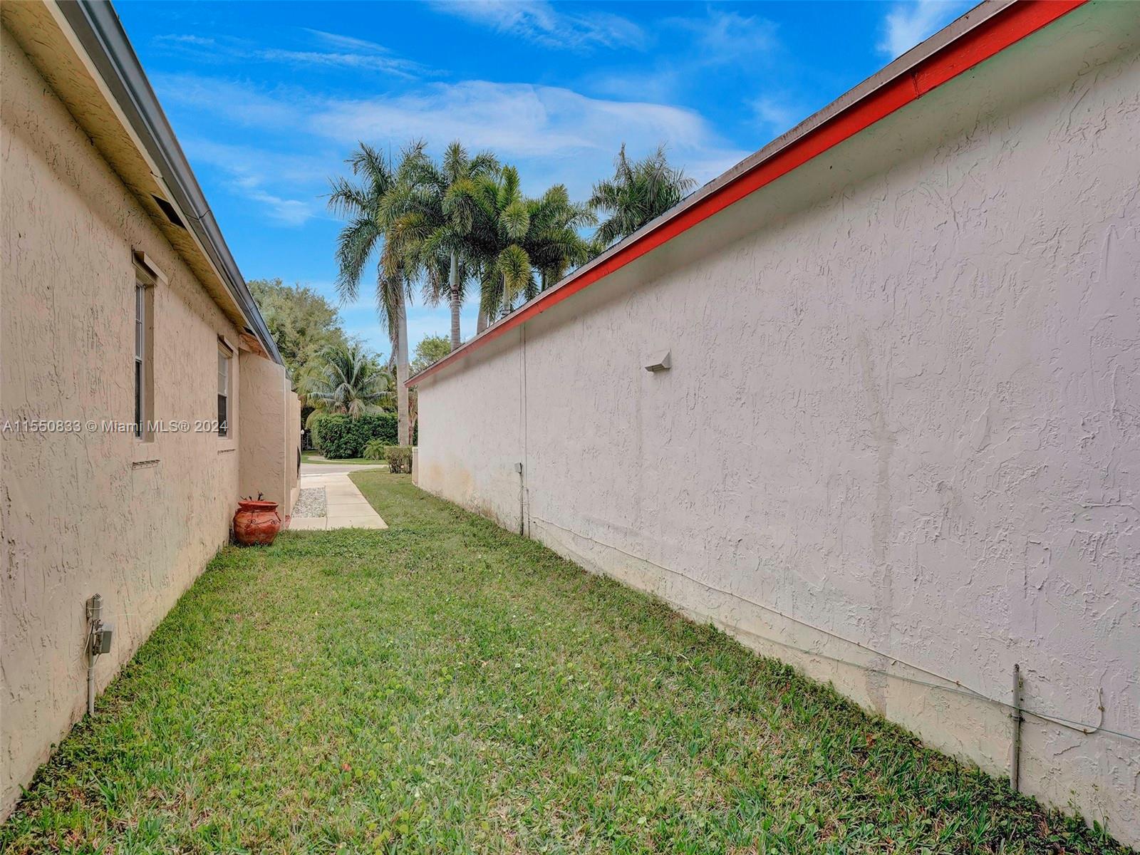 9180 Pine Springs Dr