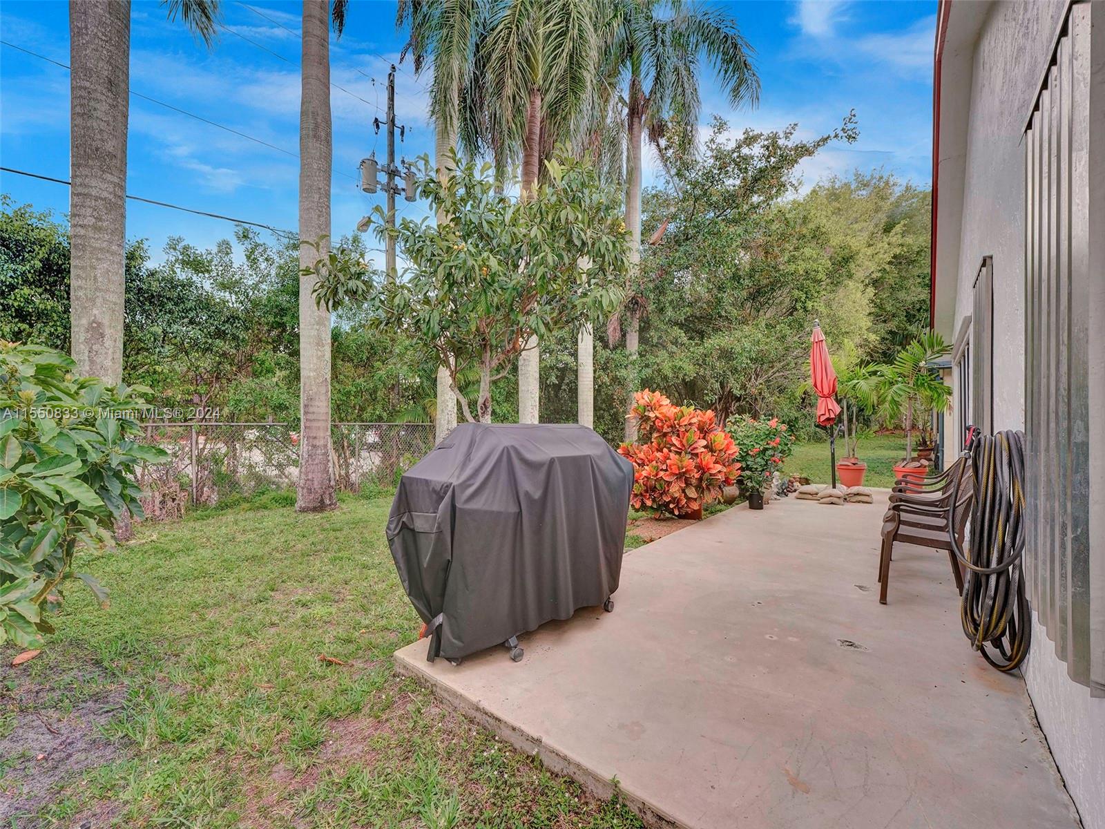 9180 Pine Springs Dr