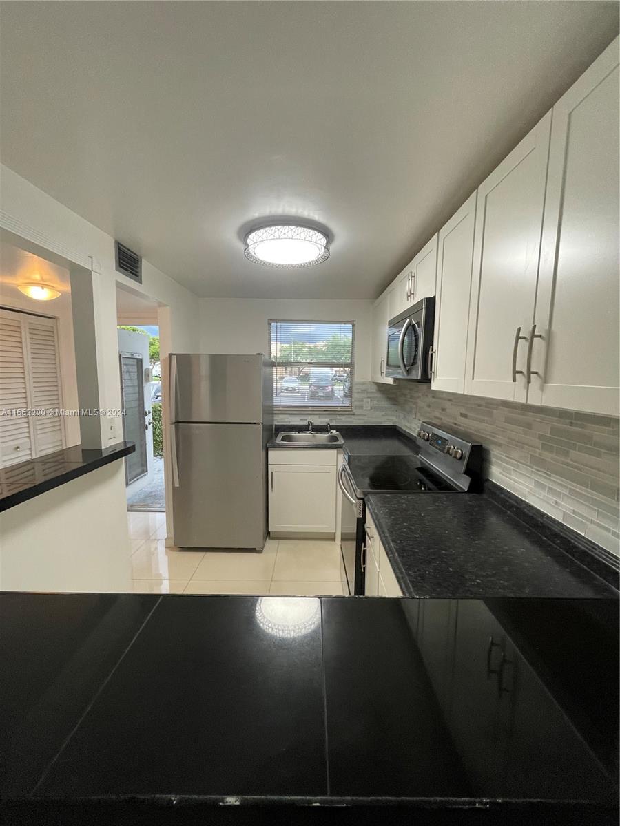 8515 Sunrise Lakes Blvd Unit: 102