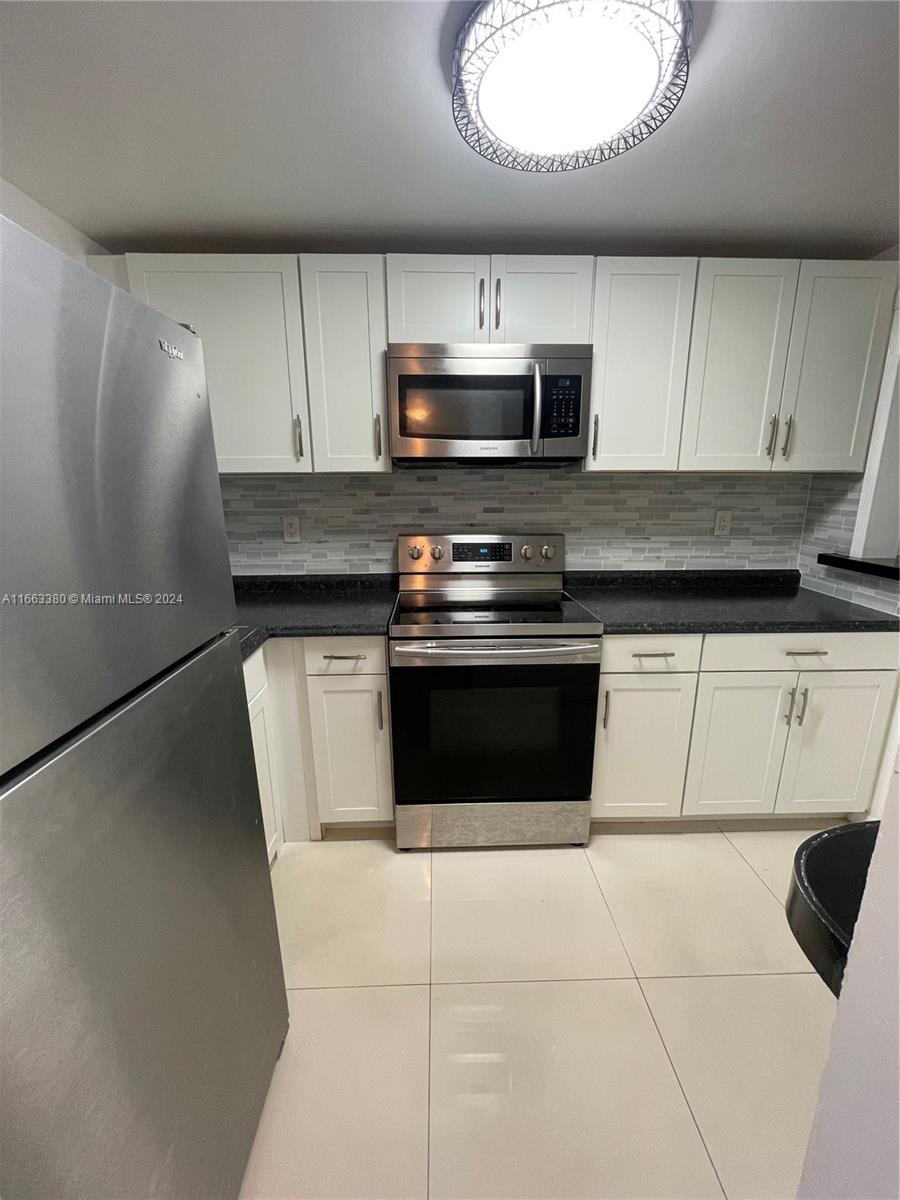 8515 Sunrise Lakes Blvd Unit: 102