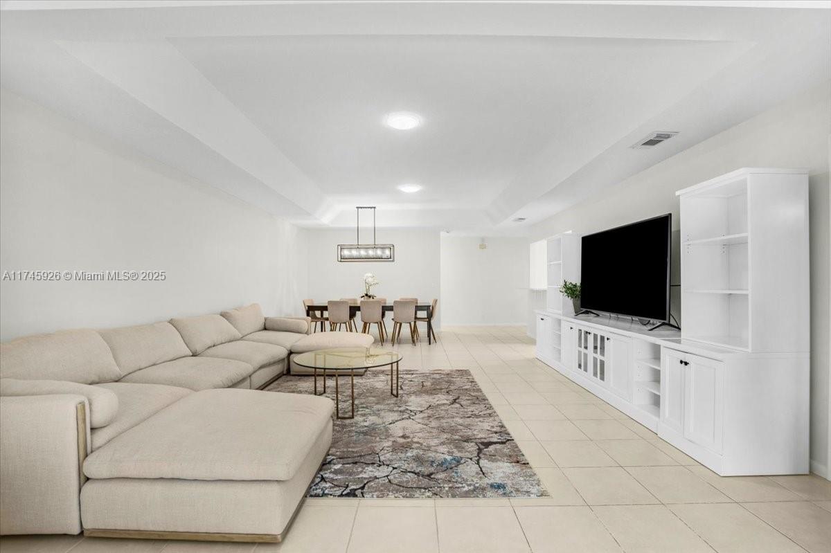 9068 Pine Springs Dr