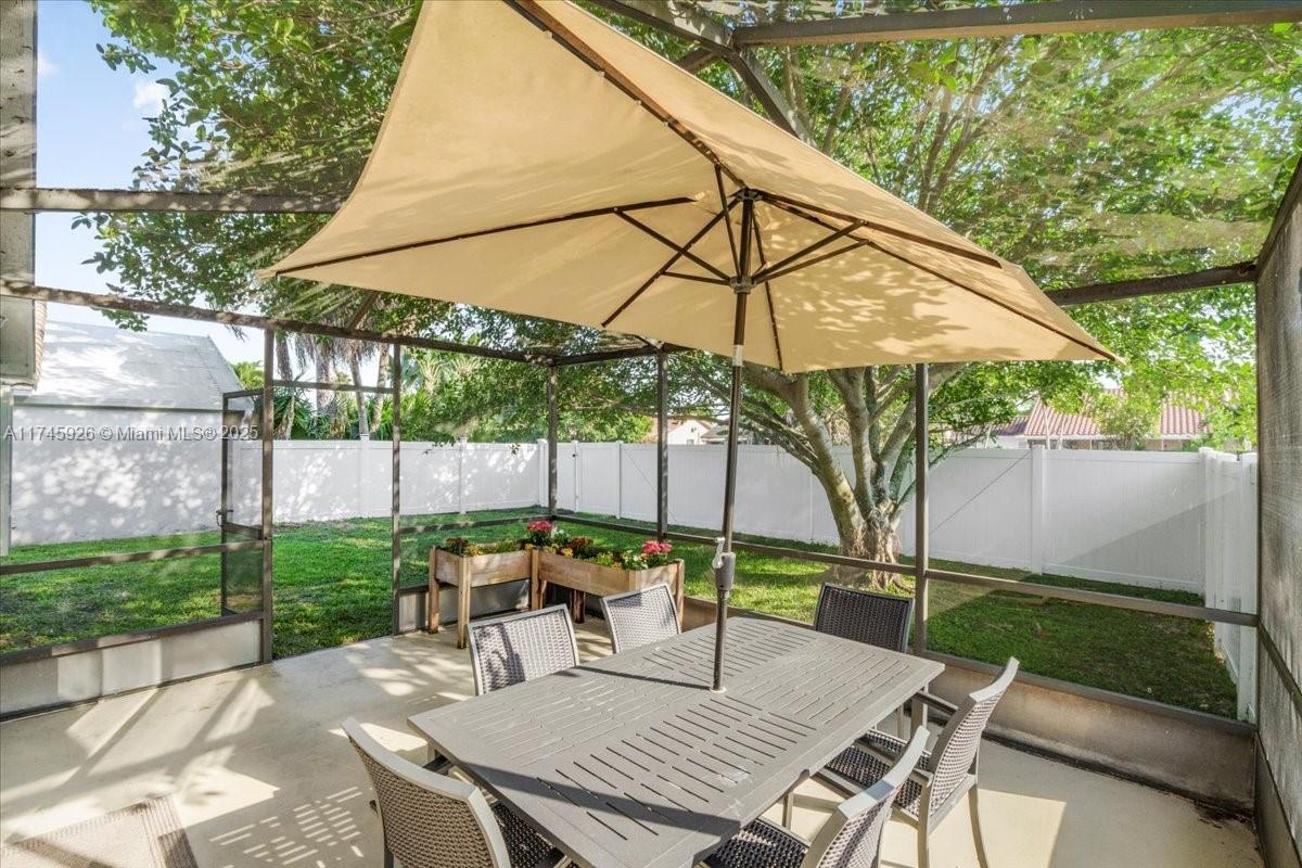 9068 Pine Springs Dr