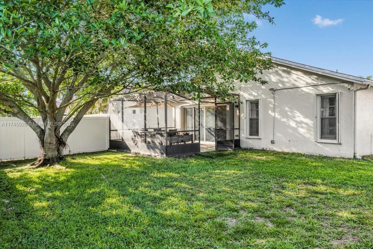 9068 Pine Springs Dr