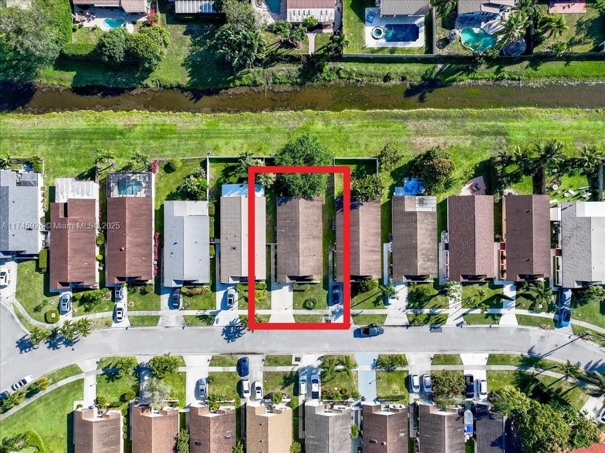 9068 Pine Springs Dr