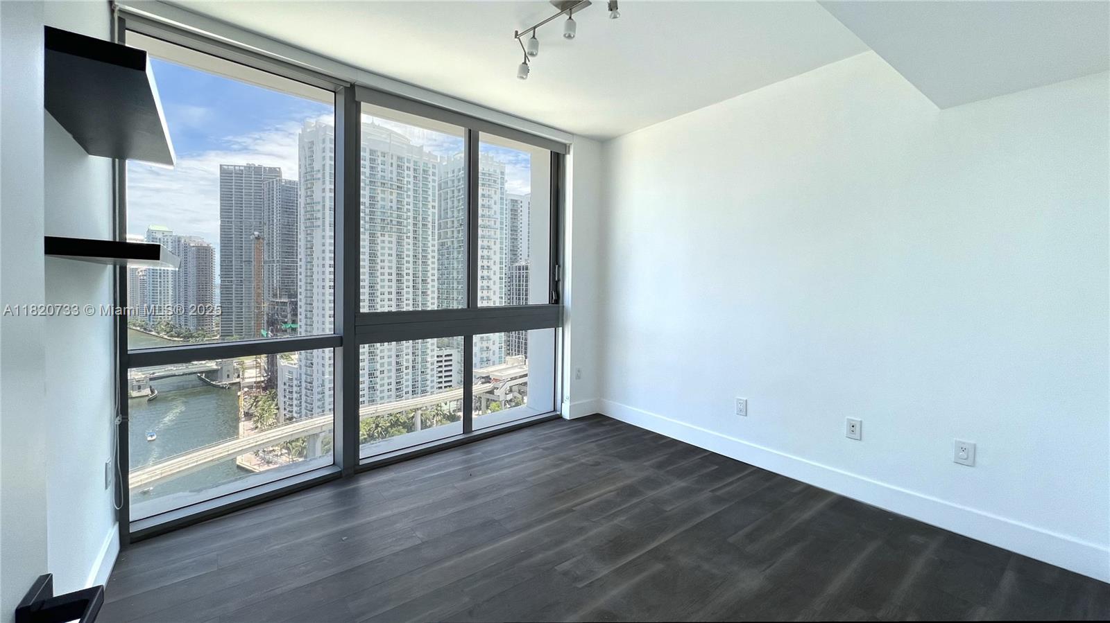 350 S Miami Ave Unit: 2401