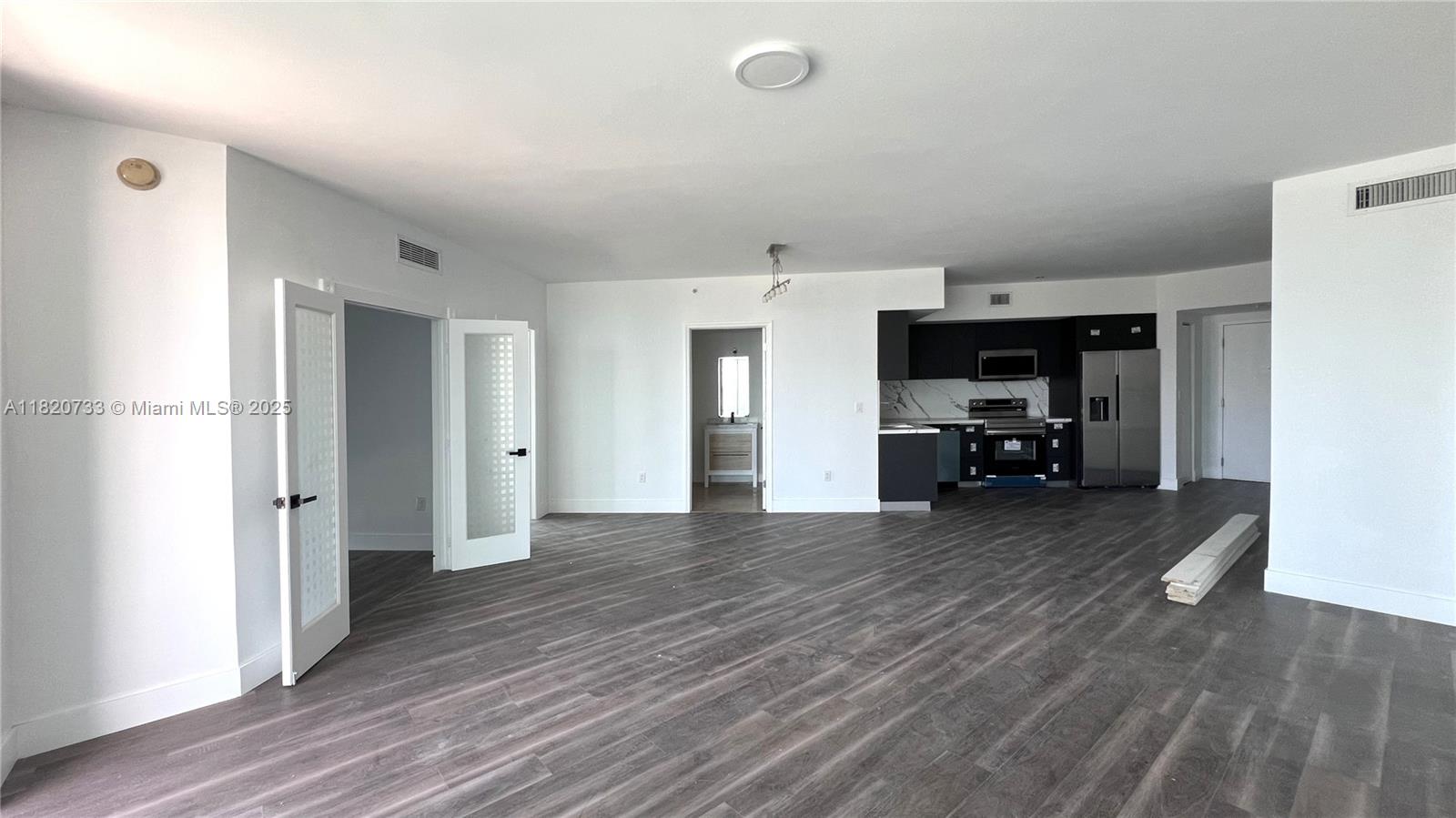 350 S Miami Ave Unit: 2401