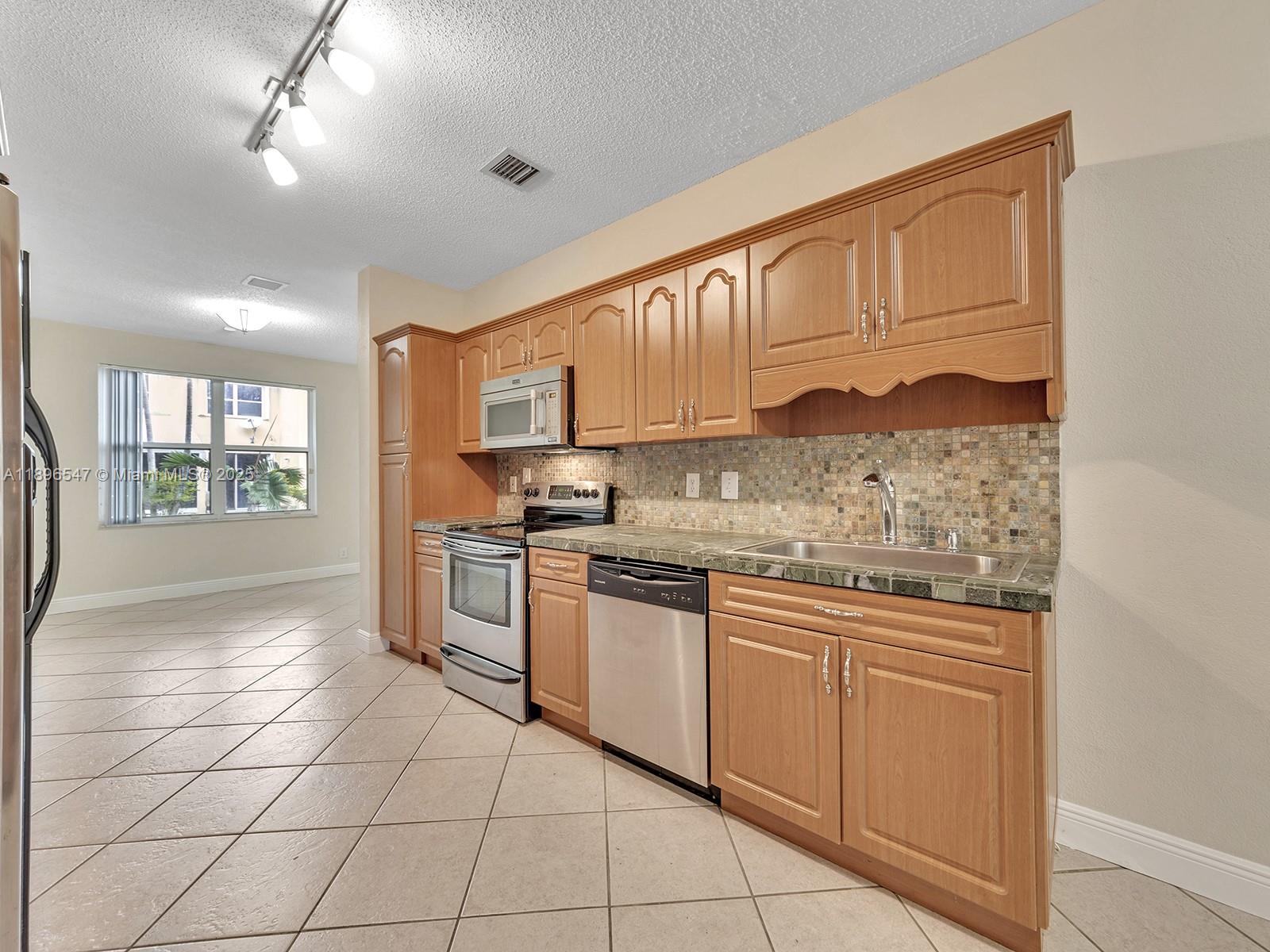 16879 SW 1st Mnr # 0