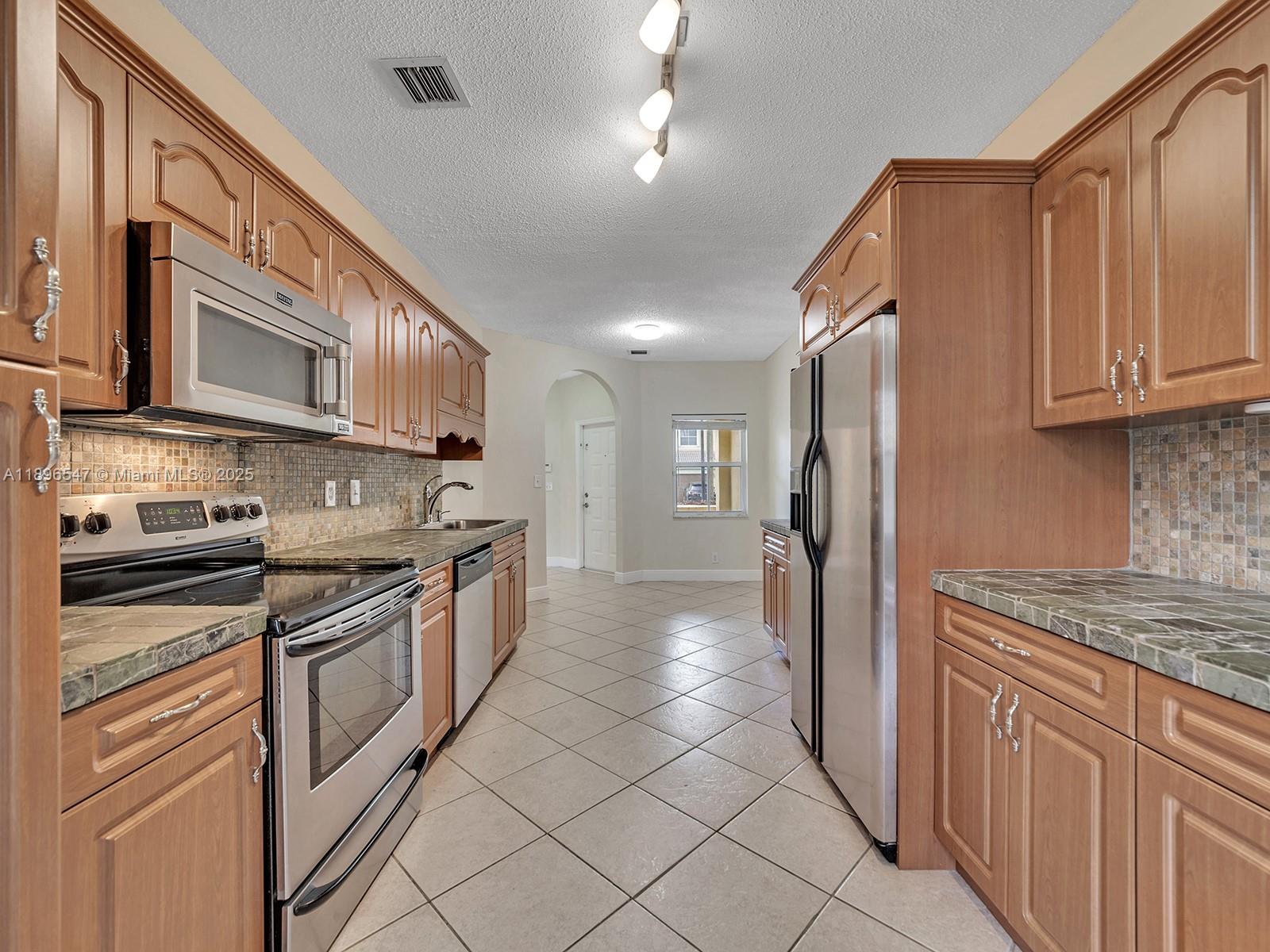 16879 SW 1st Mnr # 0