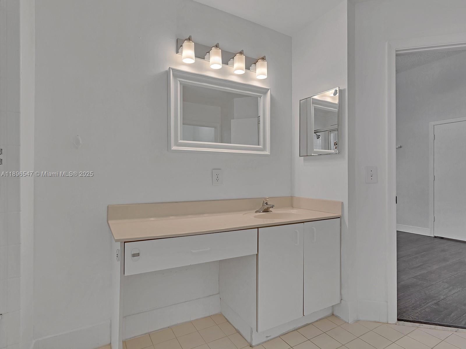 16879 SW 1st Mnr # 0