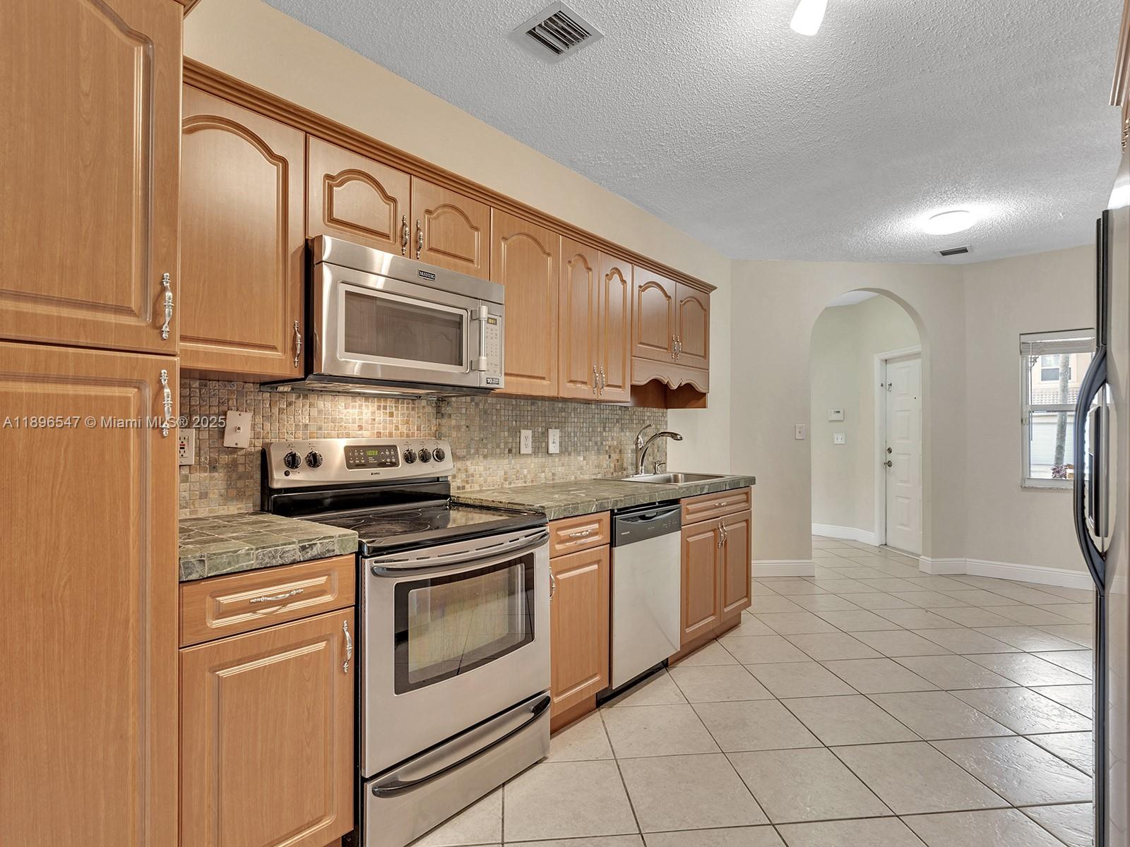 16879 SW 1st Mnr # 0