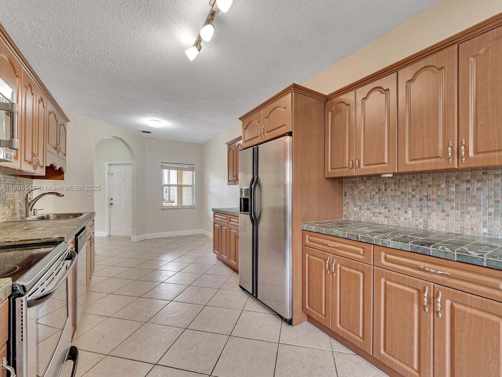 16879 SW 1st Mnr # 0