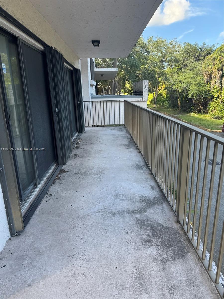 4725 SW 62nd Ave # 201