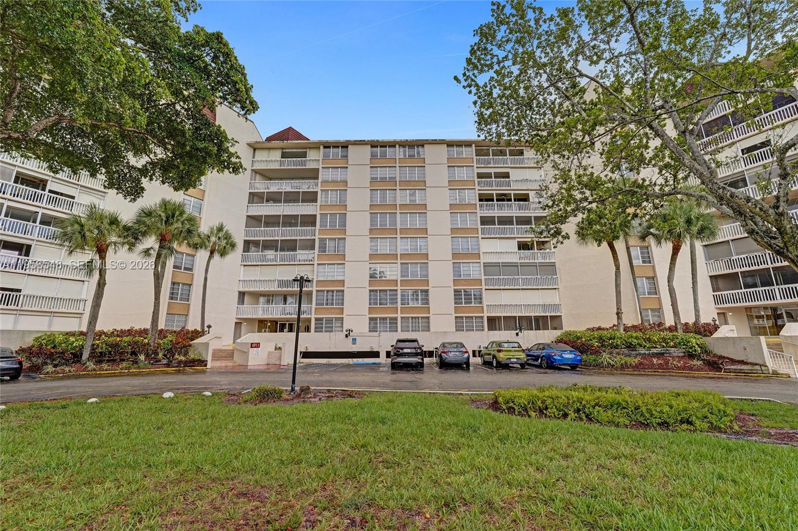 6911 Environ Blvd # 1K