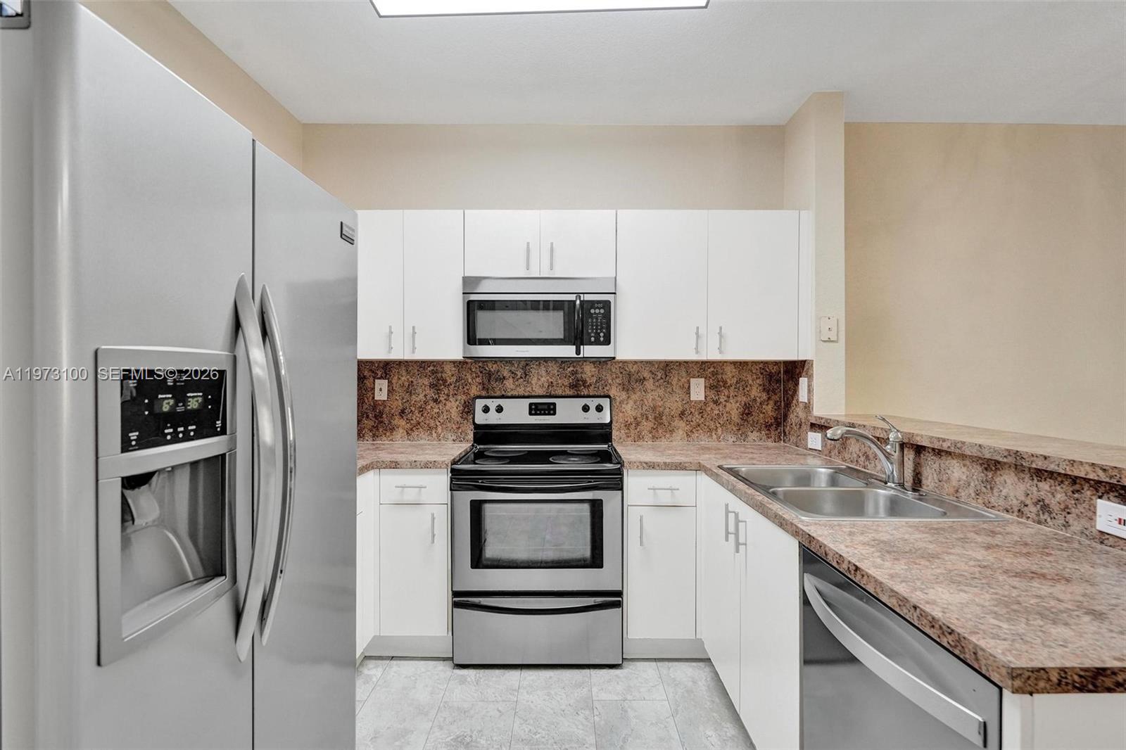 4403 Woodland Cir