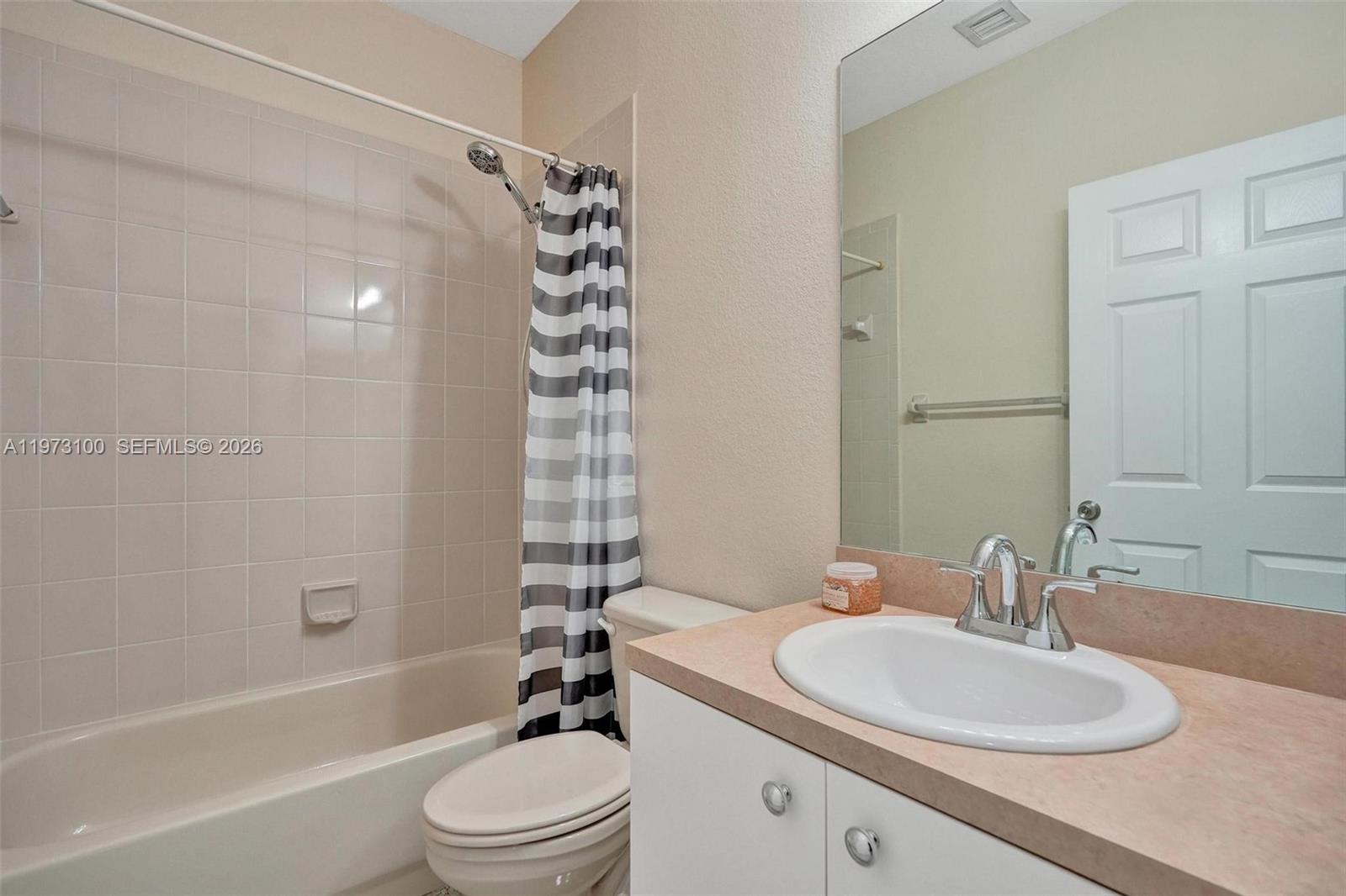 4403 Woodland Cir