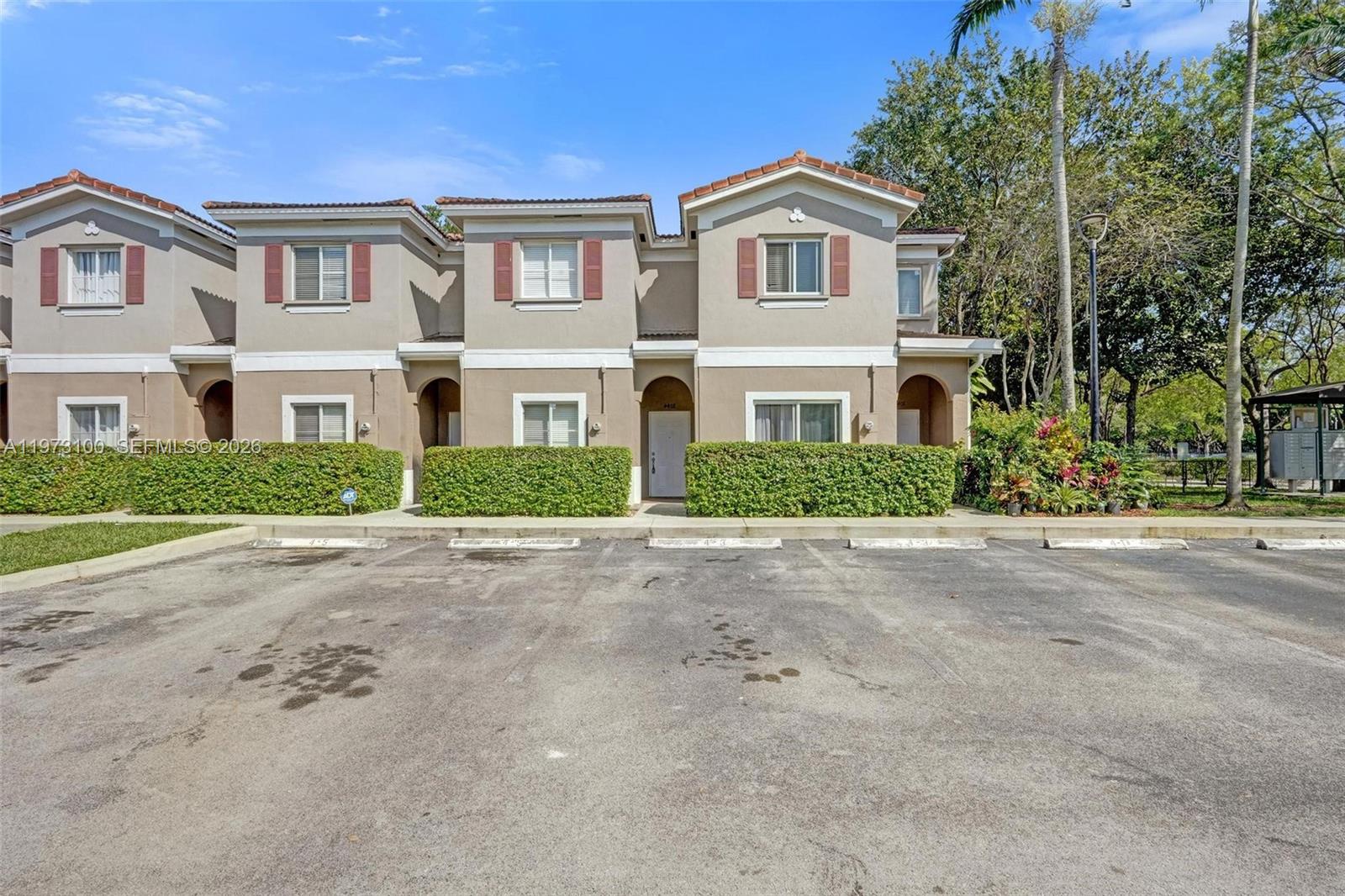 4403 Woodland Cir
