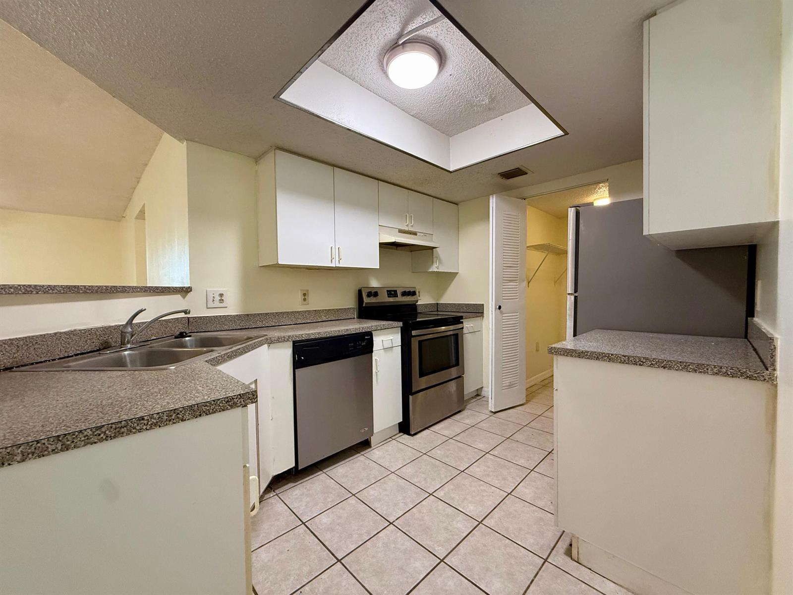 5065 Wiles Road # 204