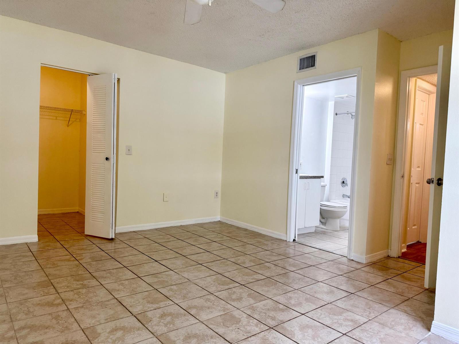 5065 Wiles Road # 204