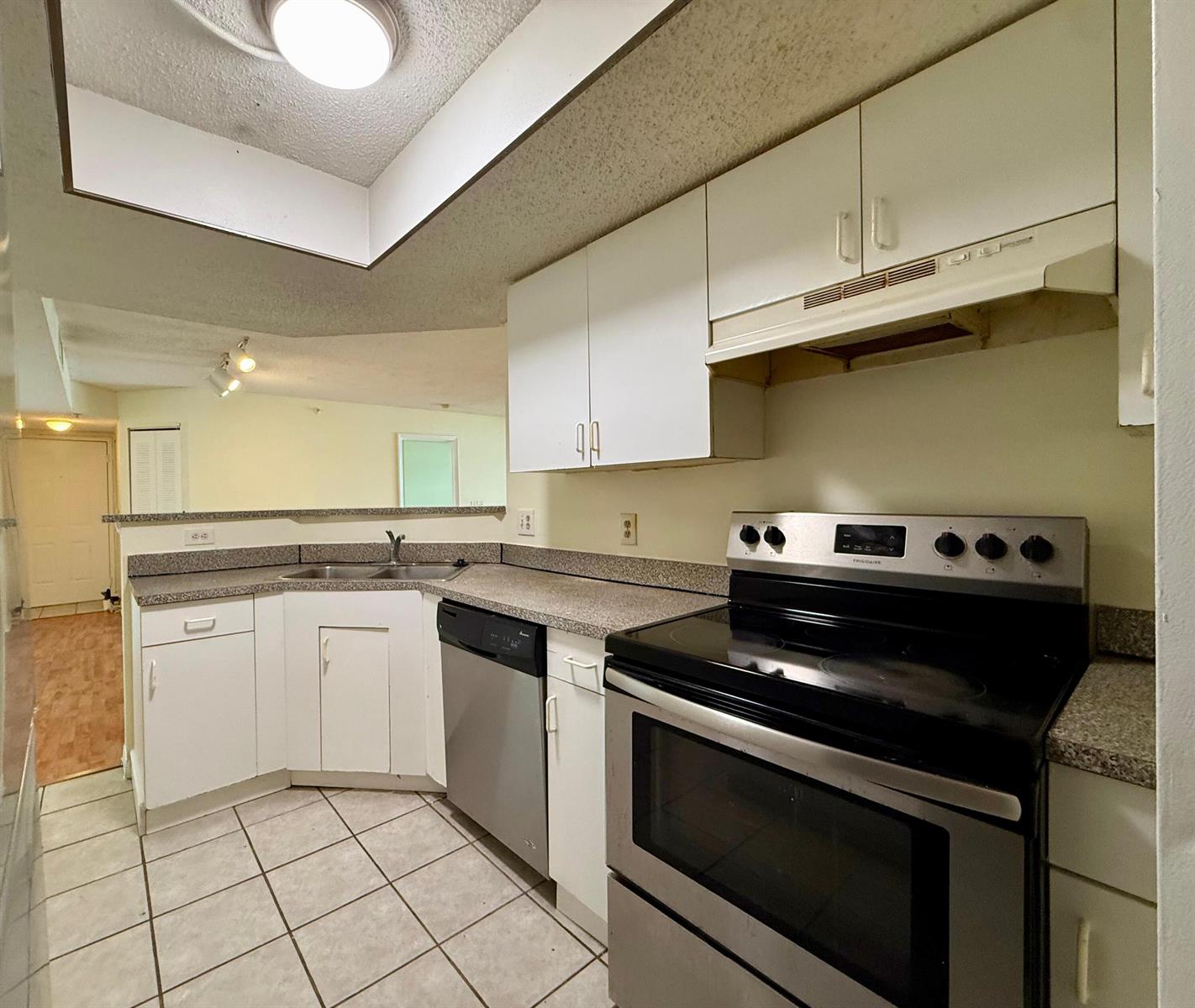 5065 Wiles Road # 204