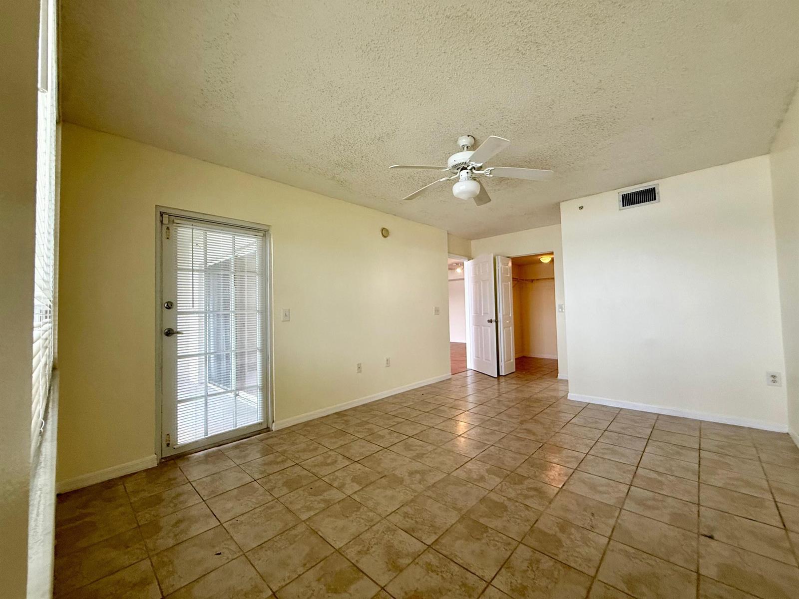 5065 Wiles Road # 204