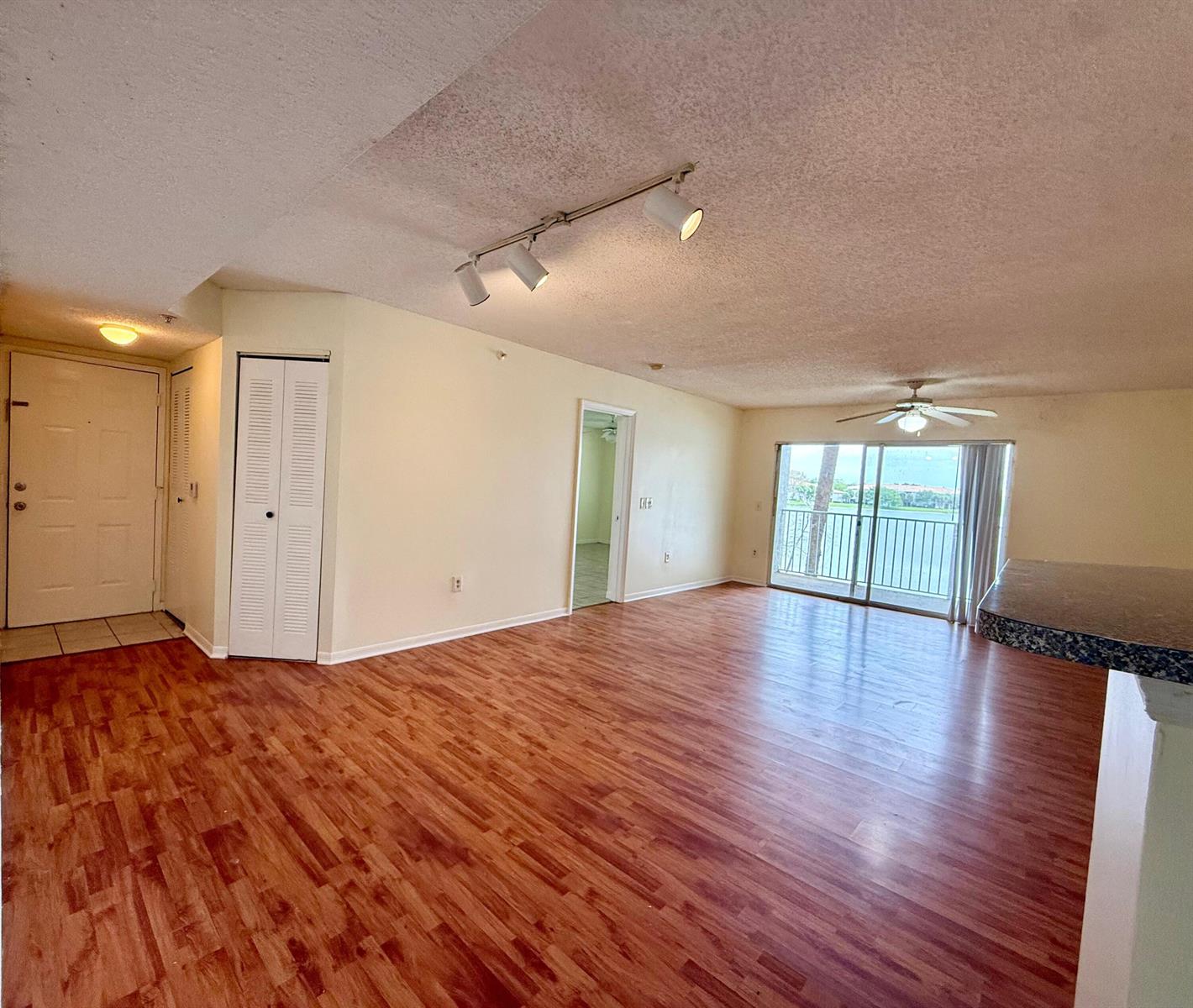 5065 Wiles Road # 204